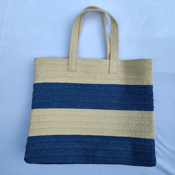 NWOT BTB Los Angeles Bahama Mama Raffia Blue & Beige Tote W/Flower Trio Detail - Picture 3 of 6